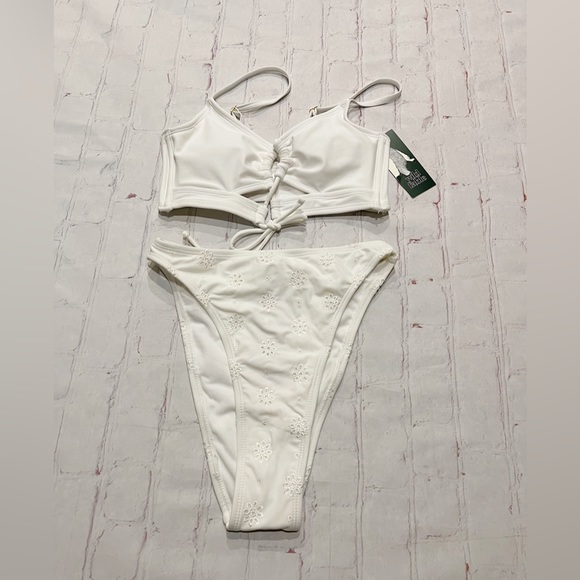 [Wild Fable] white bikini with eyelet bottom XS - Picture 1 of 7